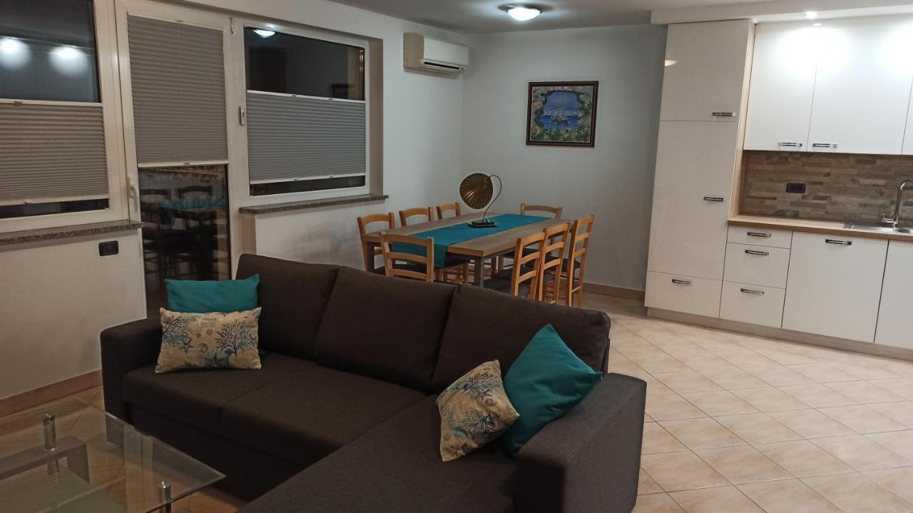 Apartma Apollonio Črni Kal Exterior foto